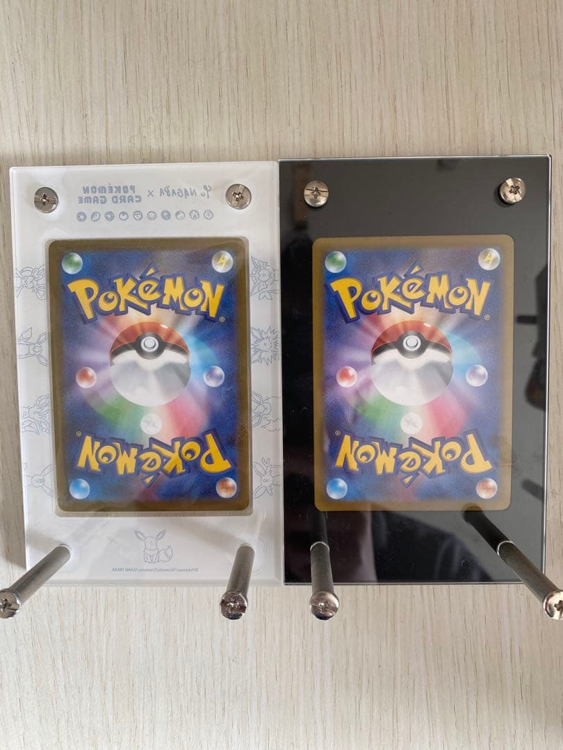 ポケモンカード リーフィアプロモ、かがやくイーブイ ディスプレイフレーム付き