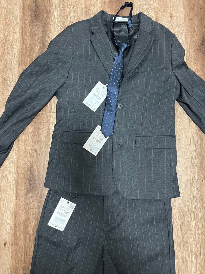 値下げ！新品タグ付き ZARA キッズ 上下スーツセット ネクタイ3点セット