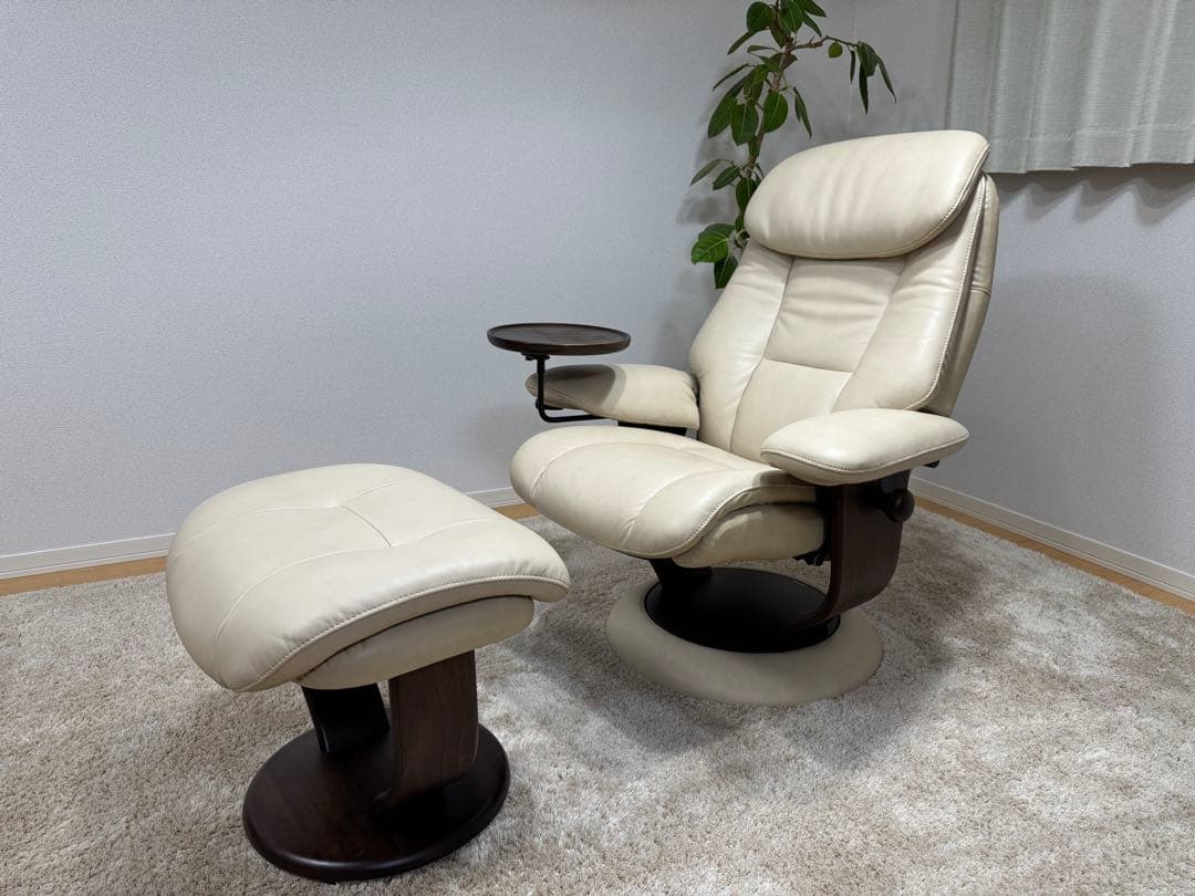 カリモク家具 約47万 本革 ザファースト リクライニングチェア オットマン付