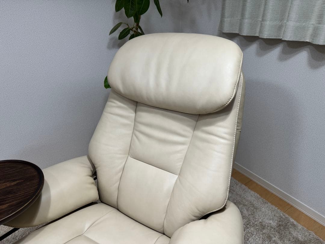 カリモク家具 約47万 本革 ザファースト リクライニングチェア オットマン付