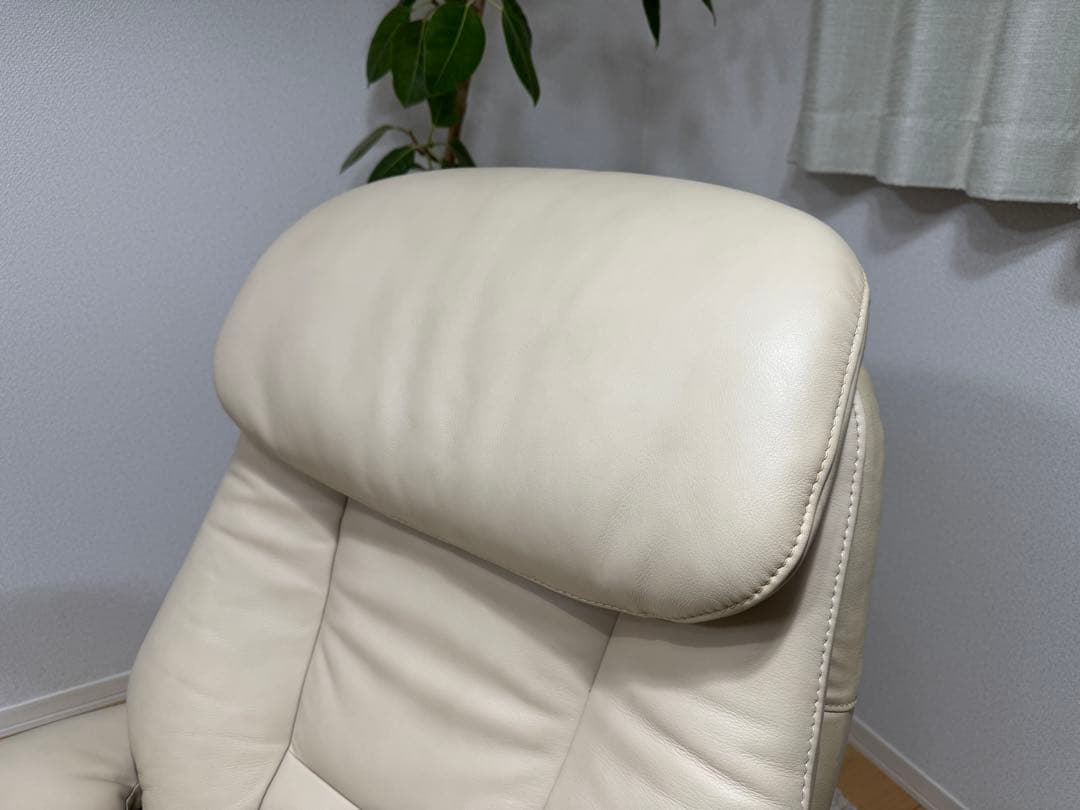 カリモク家具 約47万 本革 ザファースト リクライニングチェア オットマン付