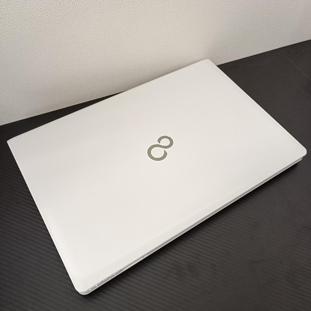 ノートPC Core i7 Windows11 SSD メモリ8GB 富士通 白