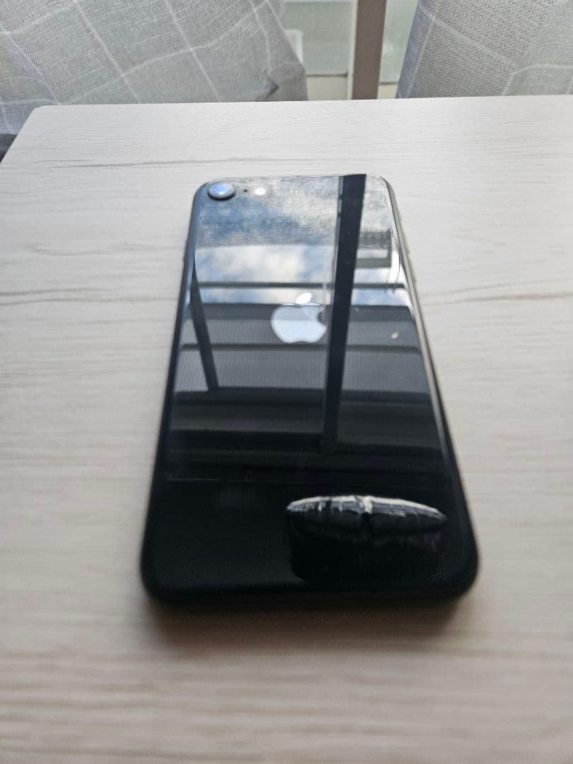 ぴ*ぴ様 iPhone SE (第3世代) ミッドナイト 128 GB SIMフ