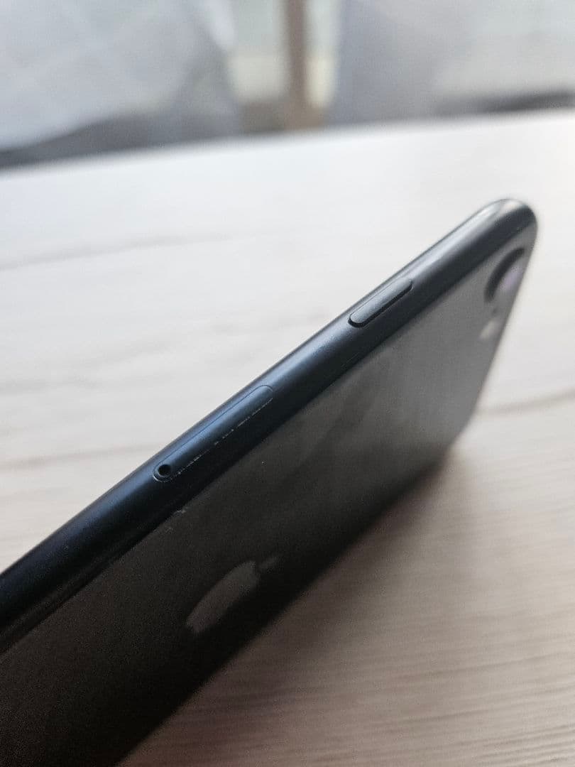 ぴ*ぴ様 iPhone SE (第3世代) ミッドナイト 128 GB SIMフ