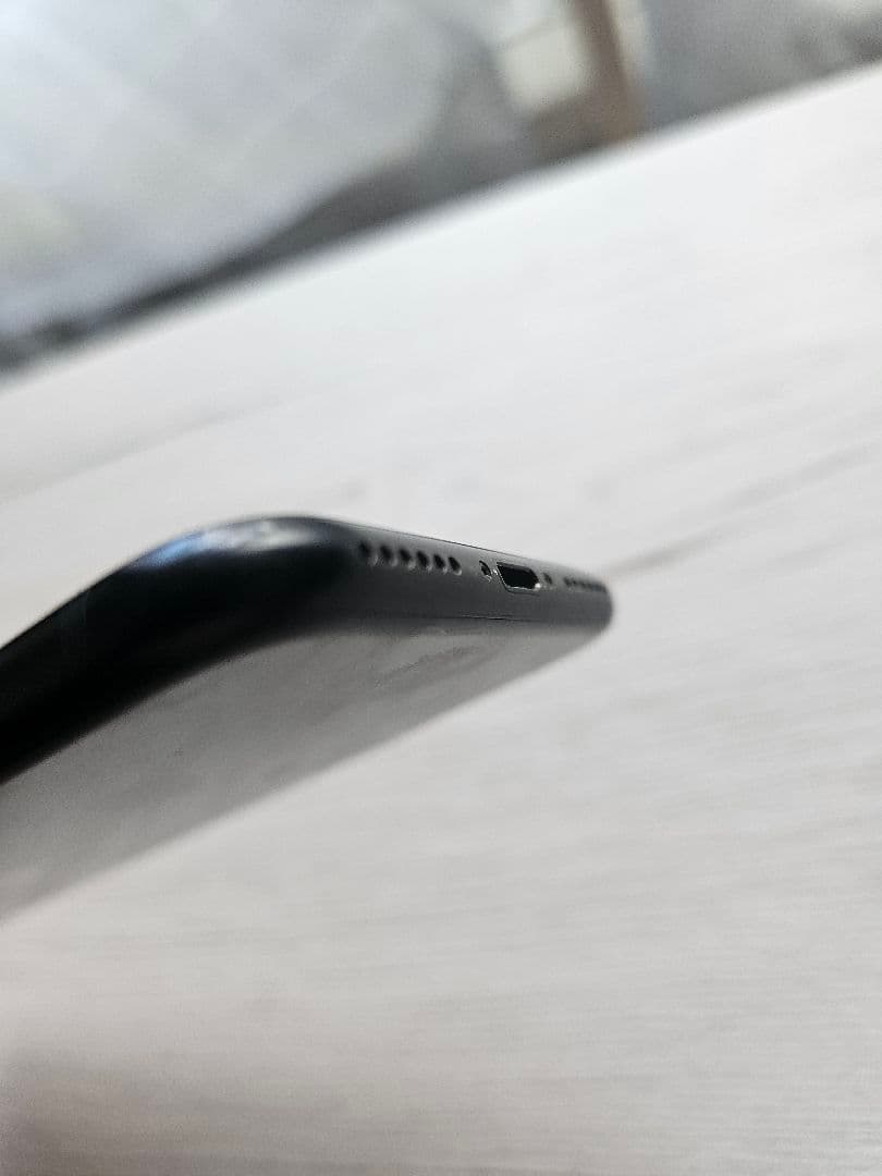 ぴ*ぴ様 iPhone SE (第3世代) ミッドナイト 128 GB SIMフ