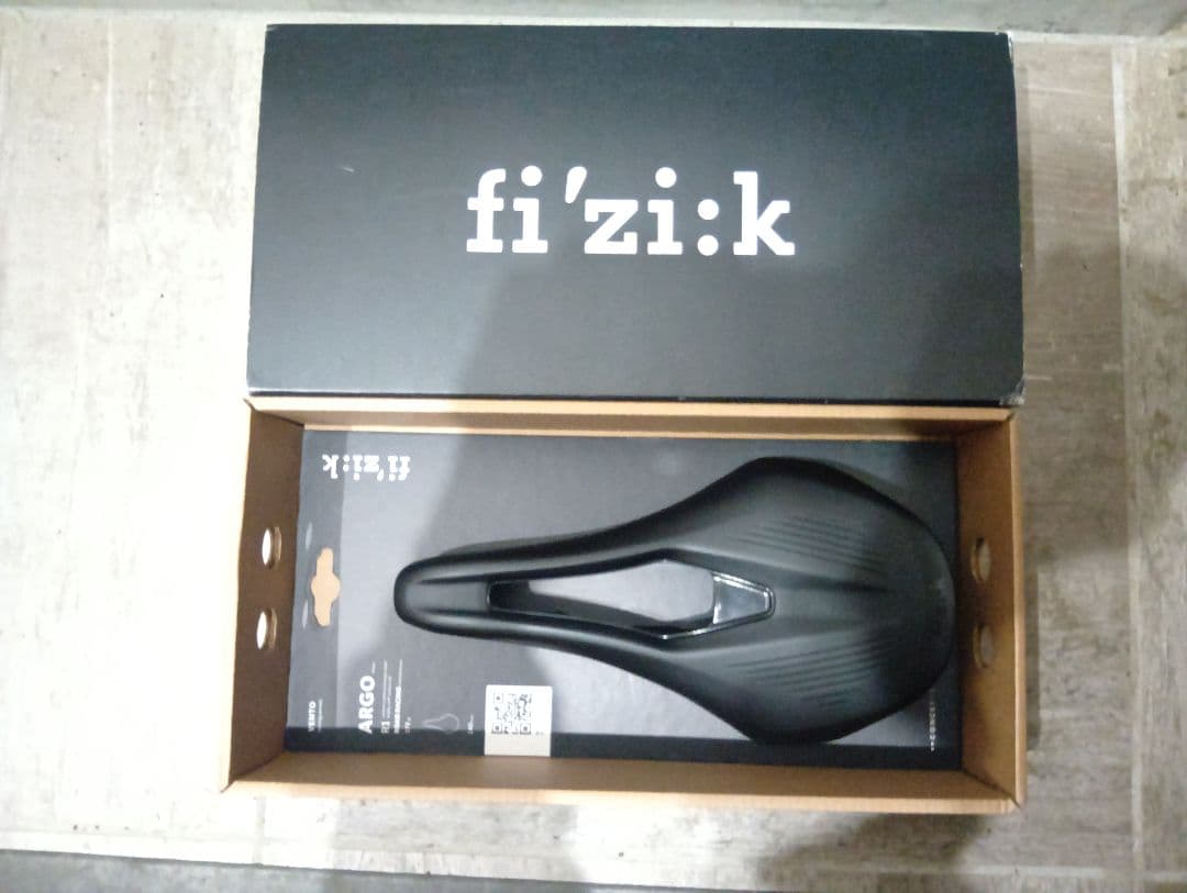 フィジーク fizik VENTO ARGO R1 140mm カーボンレール