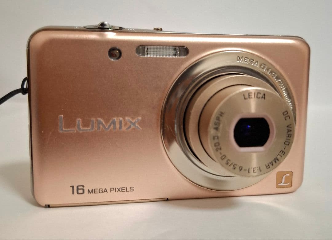 [美品]パナソニック Panasonic LUMIX DMC-FH7 コンデジ