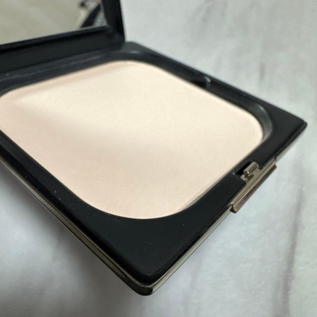 クレドポーボーテ　プードルコンパクトエサンシエルｎ（エレガントスリム）