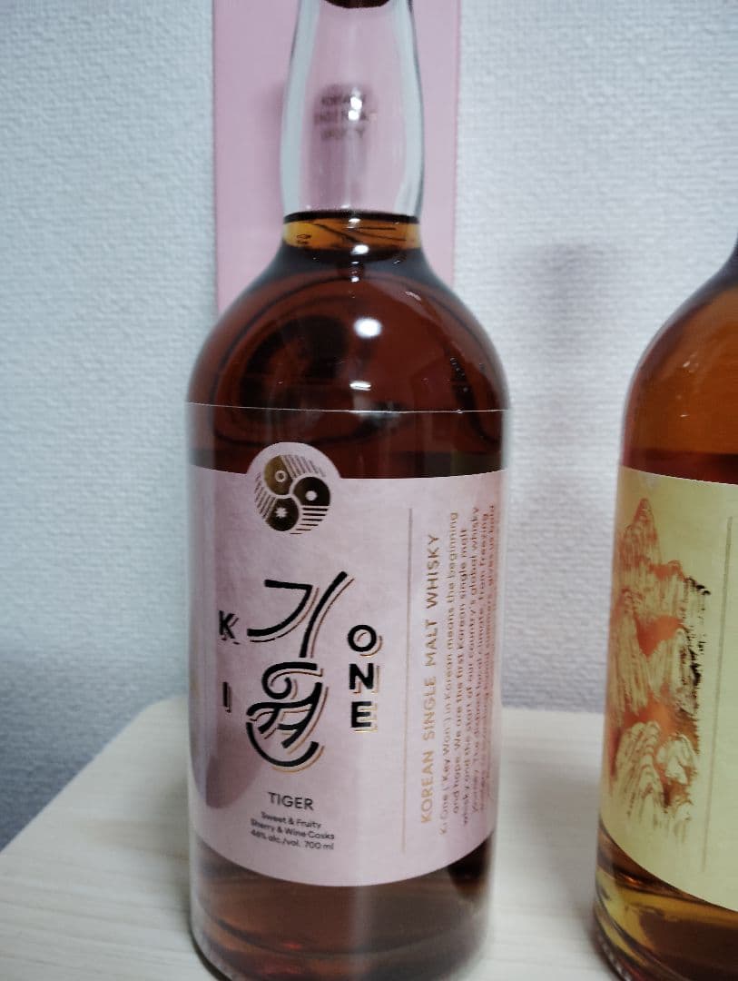 キウォンタイガー（箱あり）、イーグル（箱無し）　 韓国ウイスキー2本セット