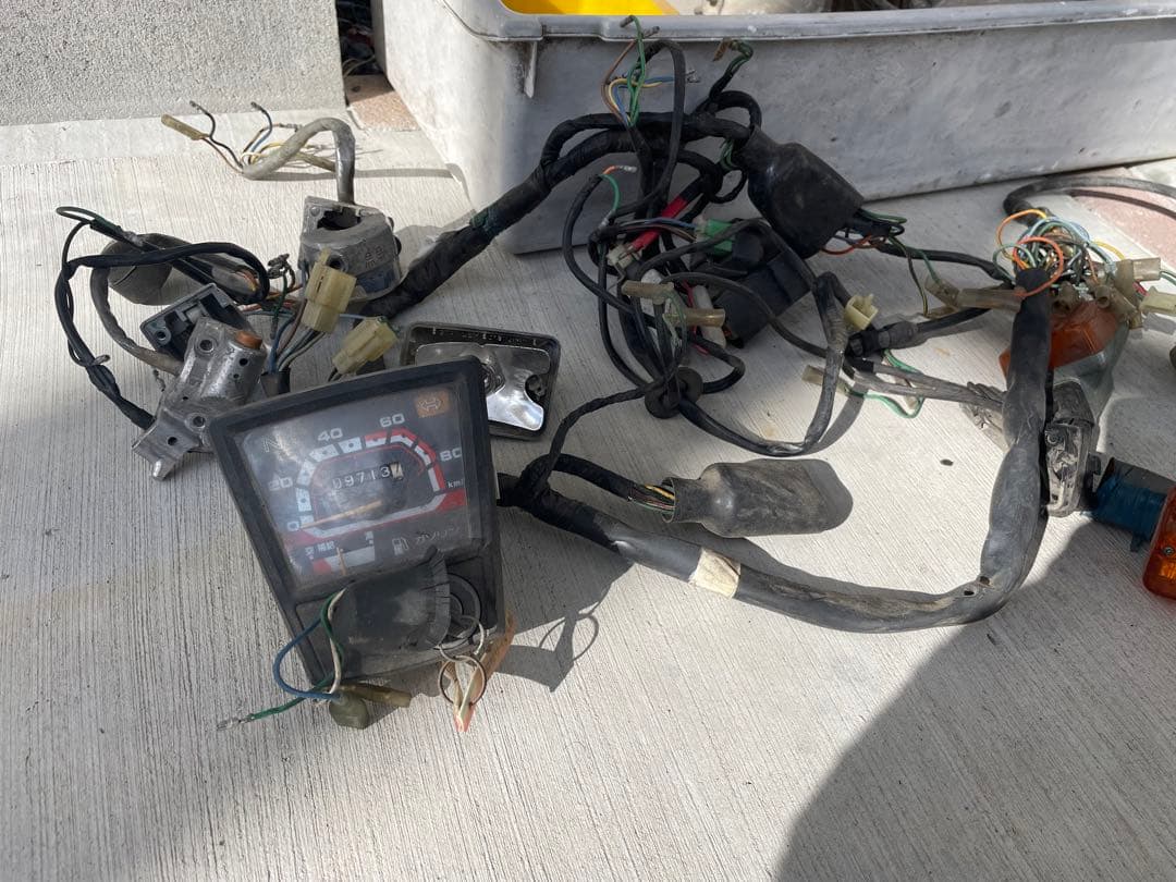 パーツ Yasuharu Matsui