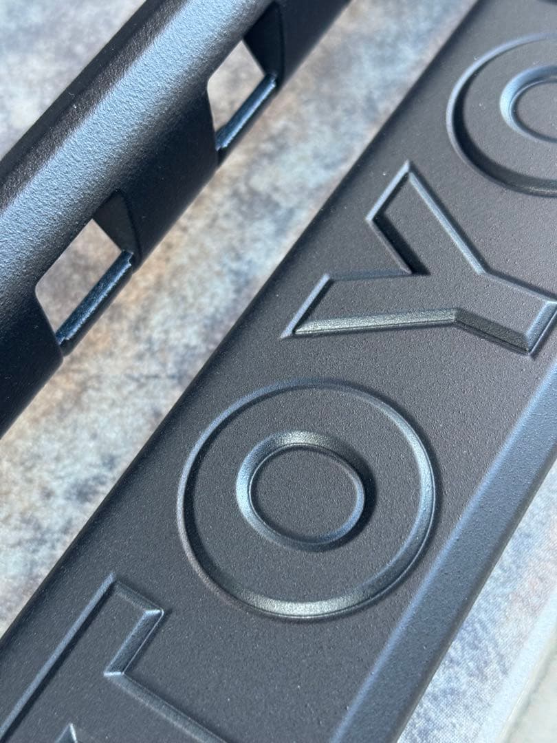 ランドクルーザー250 グリル　ラプターライナー塗装