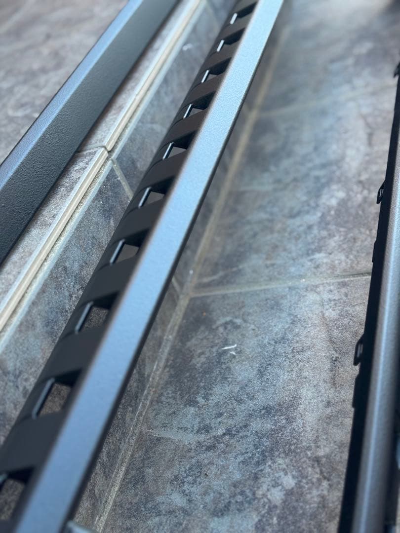 ランドクルーザー250 グリル　ラプターライナー塗装