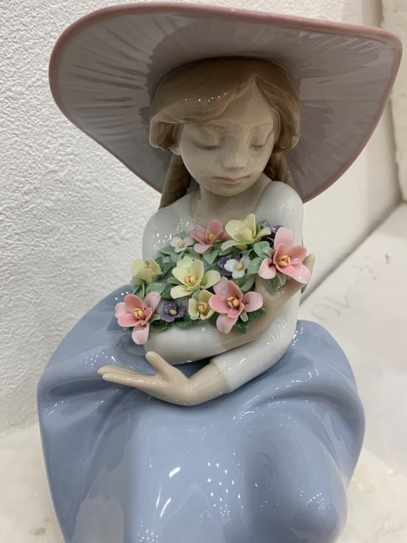 【極美品】リヤドロ　花の香りにつつまれて　置物 人形