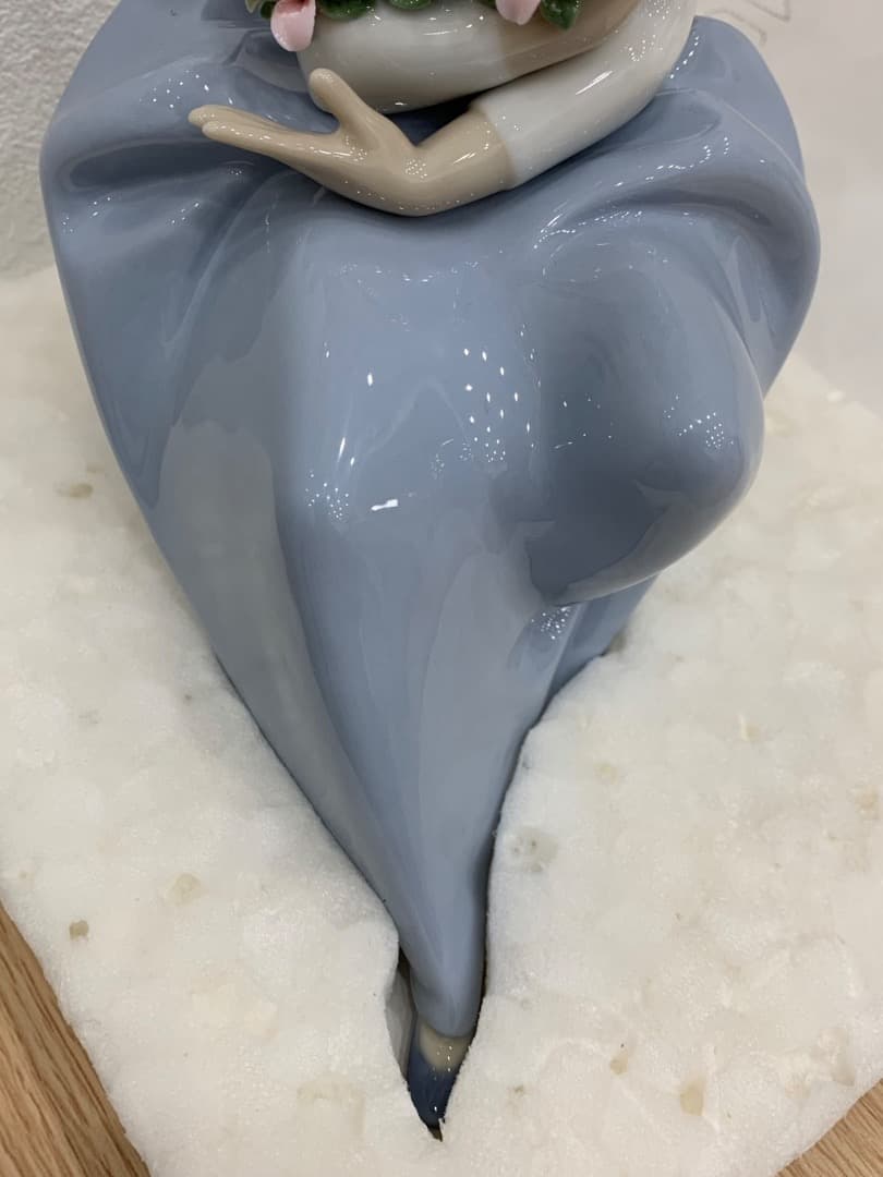 【極美品】リヤドロ　花の香りにつつまれて　置物 人形