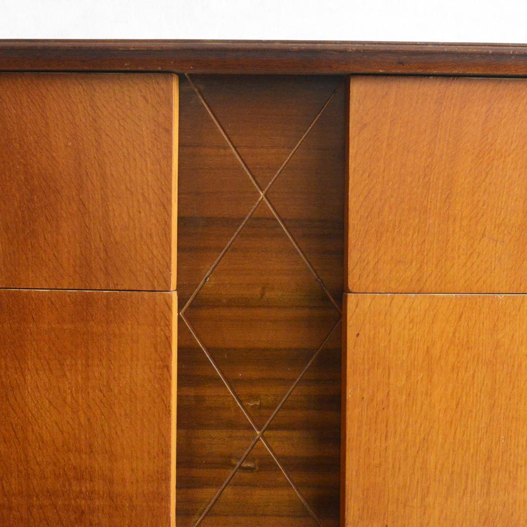 ねこ　イギリスヴィンテージ チェスト ショートサイドボード リビングボード