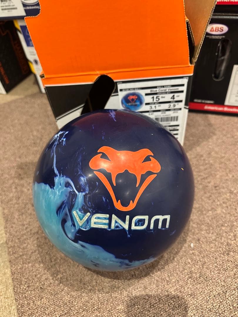 MOTIV ブルーコーラルベノム 15ポンド ボウリングボール