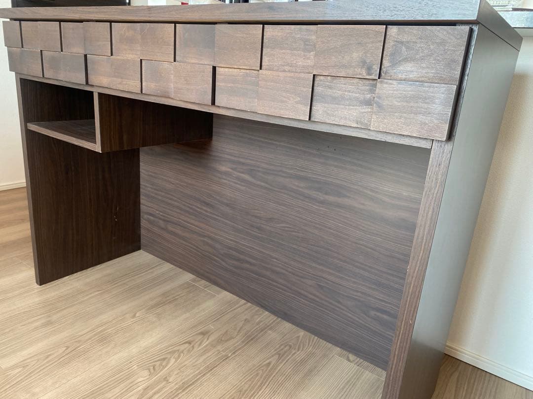 カップボード、木製デザインデスク、引き出し3つ&吊るし棚1つ付き