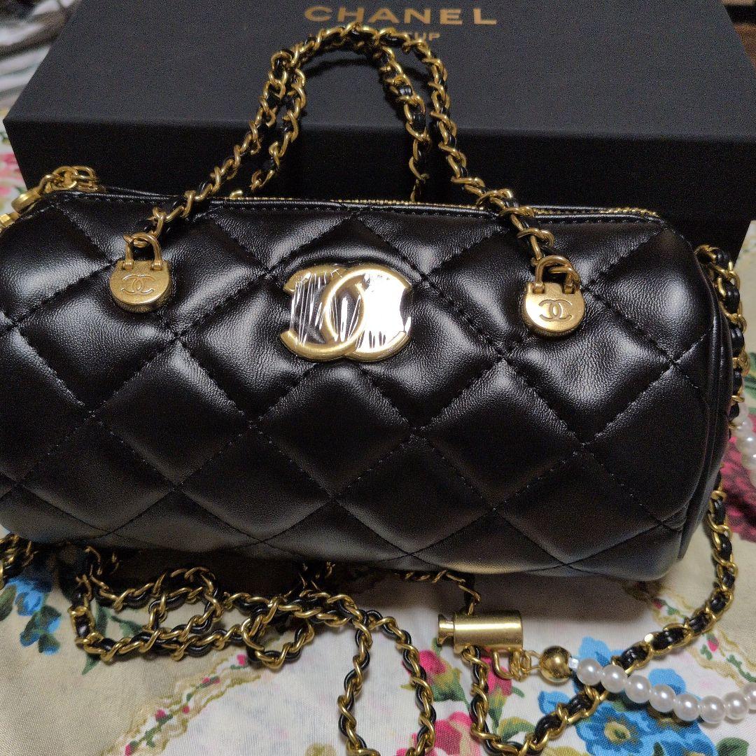 CHANEL 黒 レザー バッグ キルティングノベルティ