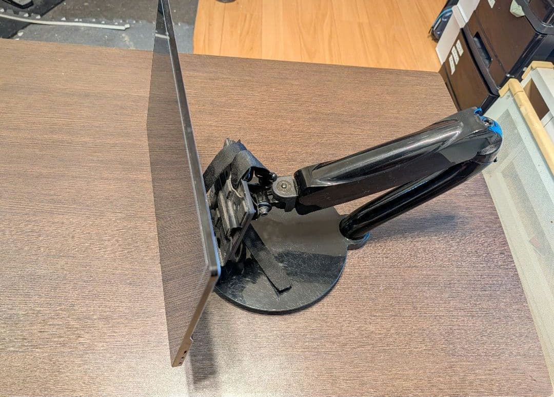 MINISFORUM EliteMini HX90 モバイルディスプレイ付