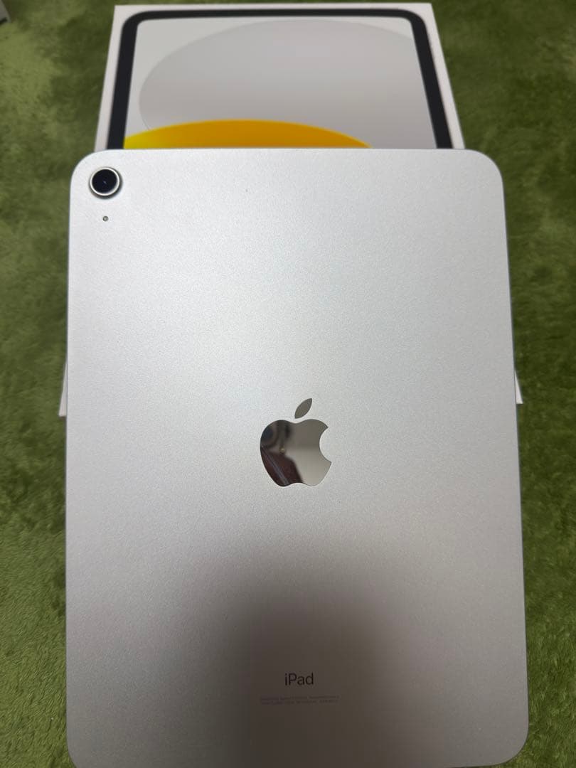 Apple iPad シルバー 10世代