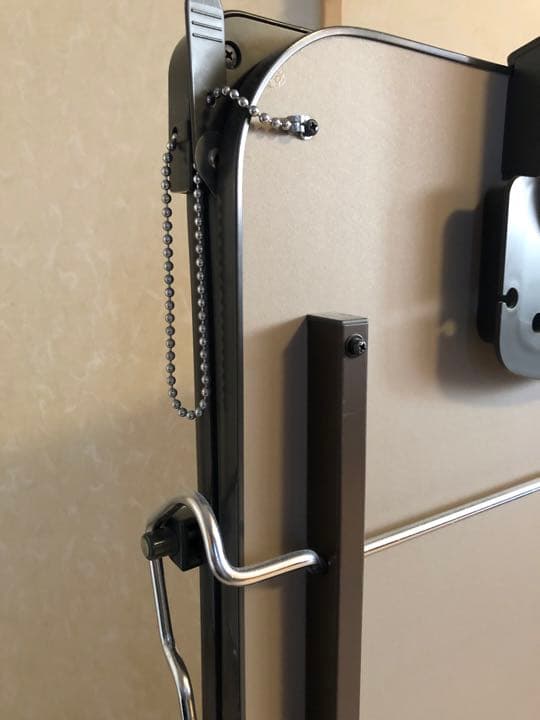 東芝 TOSHIBA ズボンプレッサー アイロン（送料込み）