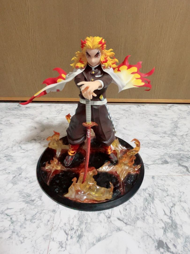 鬼滅の刃 煉獄杏寿郎 1/8スケールフィギュア