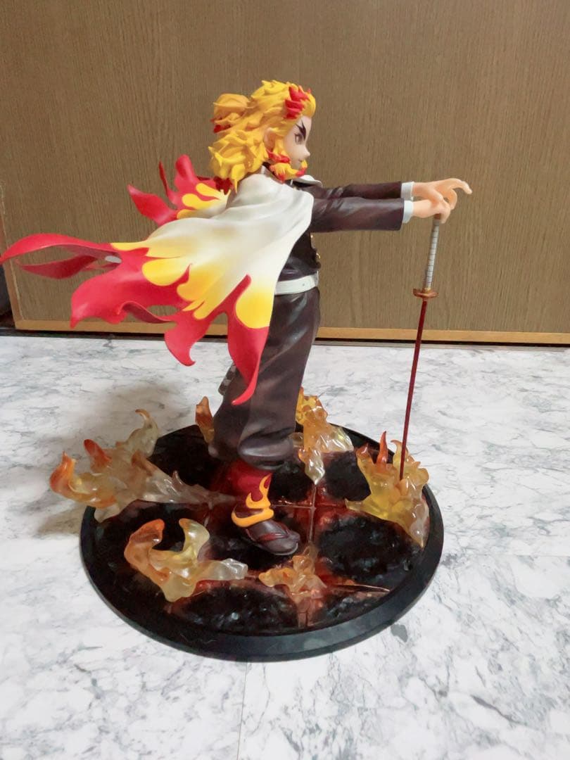 鬼滅の刃 煉獄杏寿郎 1/8スケールフィギュア