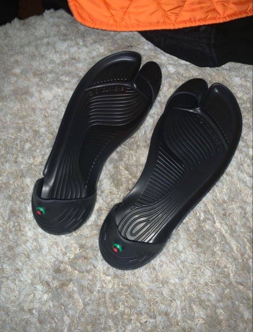 バレンシアガ　元ネタ　【iguaneye】サンダル　kikokostadinov