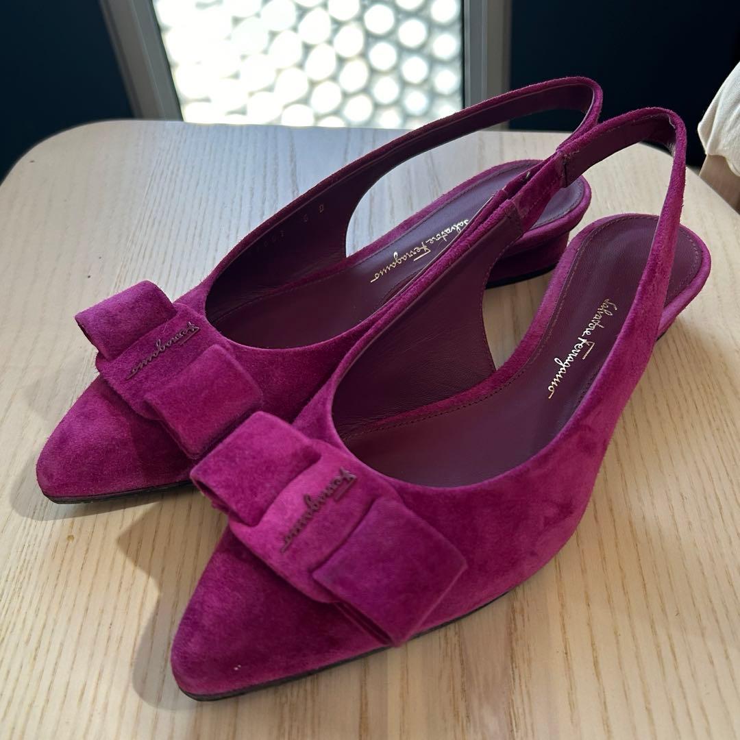 フェラガモ　ベロア　フラットパンプス　6d