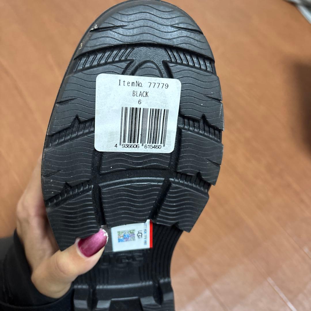 新品UGG ブラック ショートブーツ 雨天用　起毛取り外し可能！ インヒール