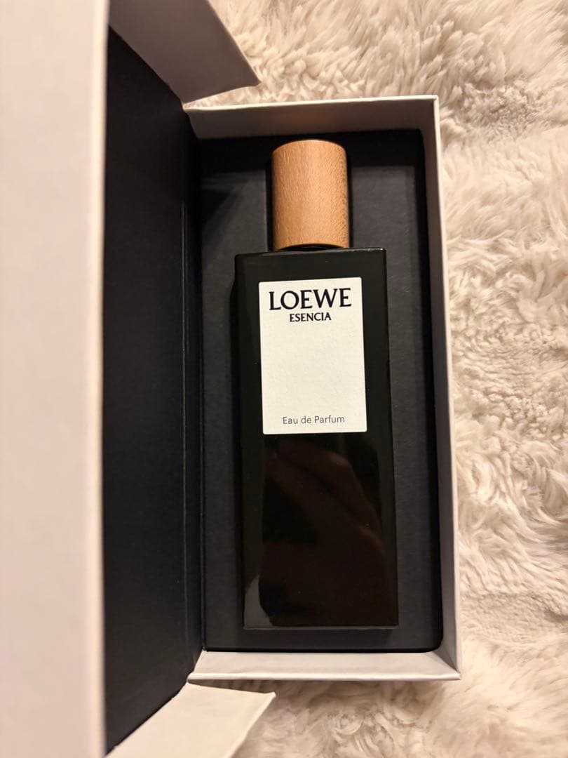 香水LOEWE エセンシア50ml