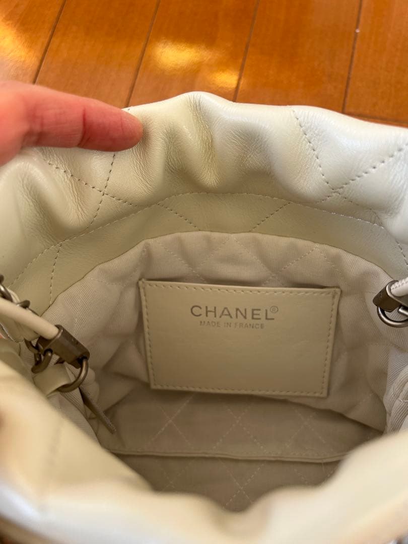 シャネル　ショルダーバッグ　白　ノベルティ