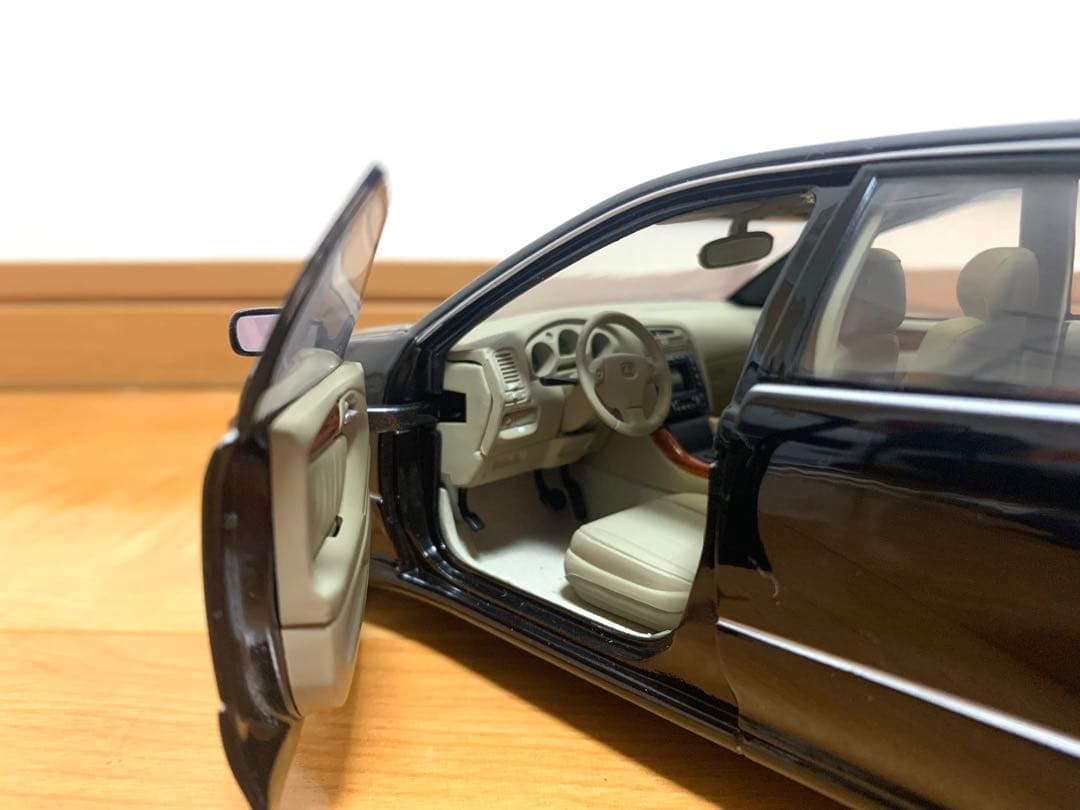 AUTOart 1:18 Lexus G9400黒