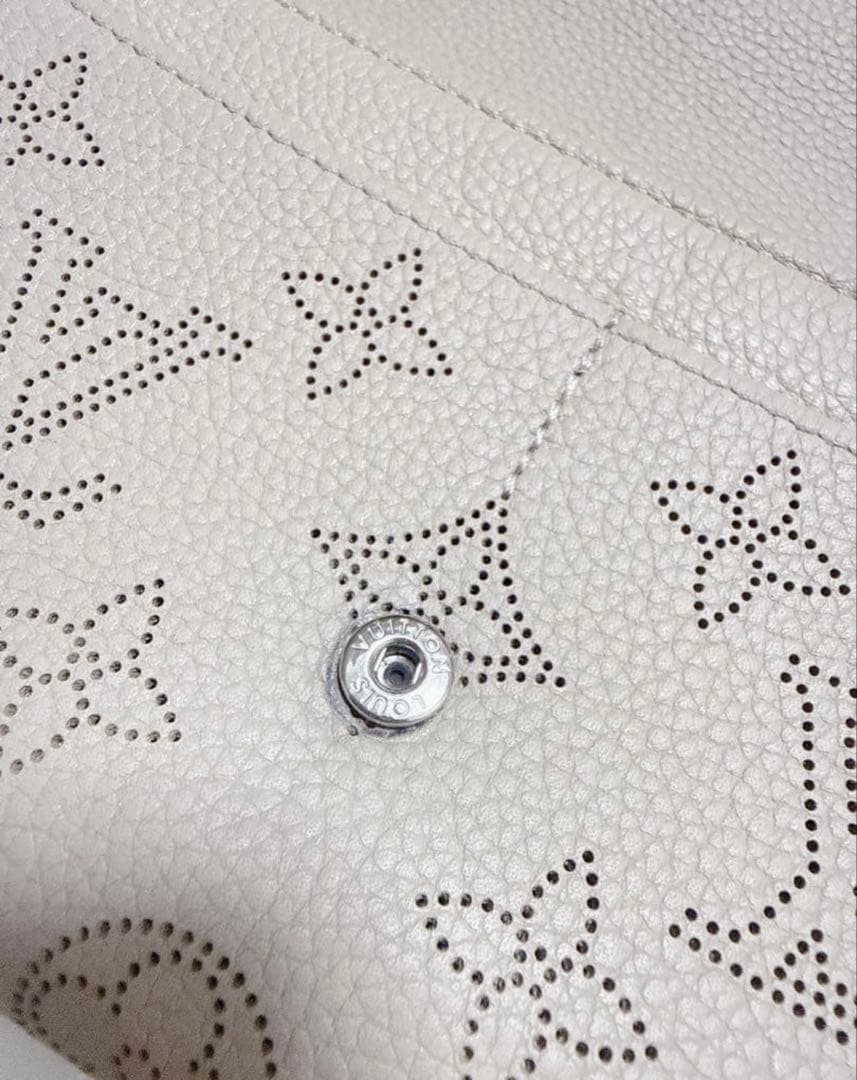 ルイヴィトン　マヒナ　ポルトフォイユ　イリス　長財布　ウォレット　ガレ