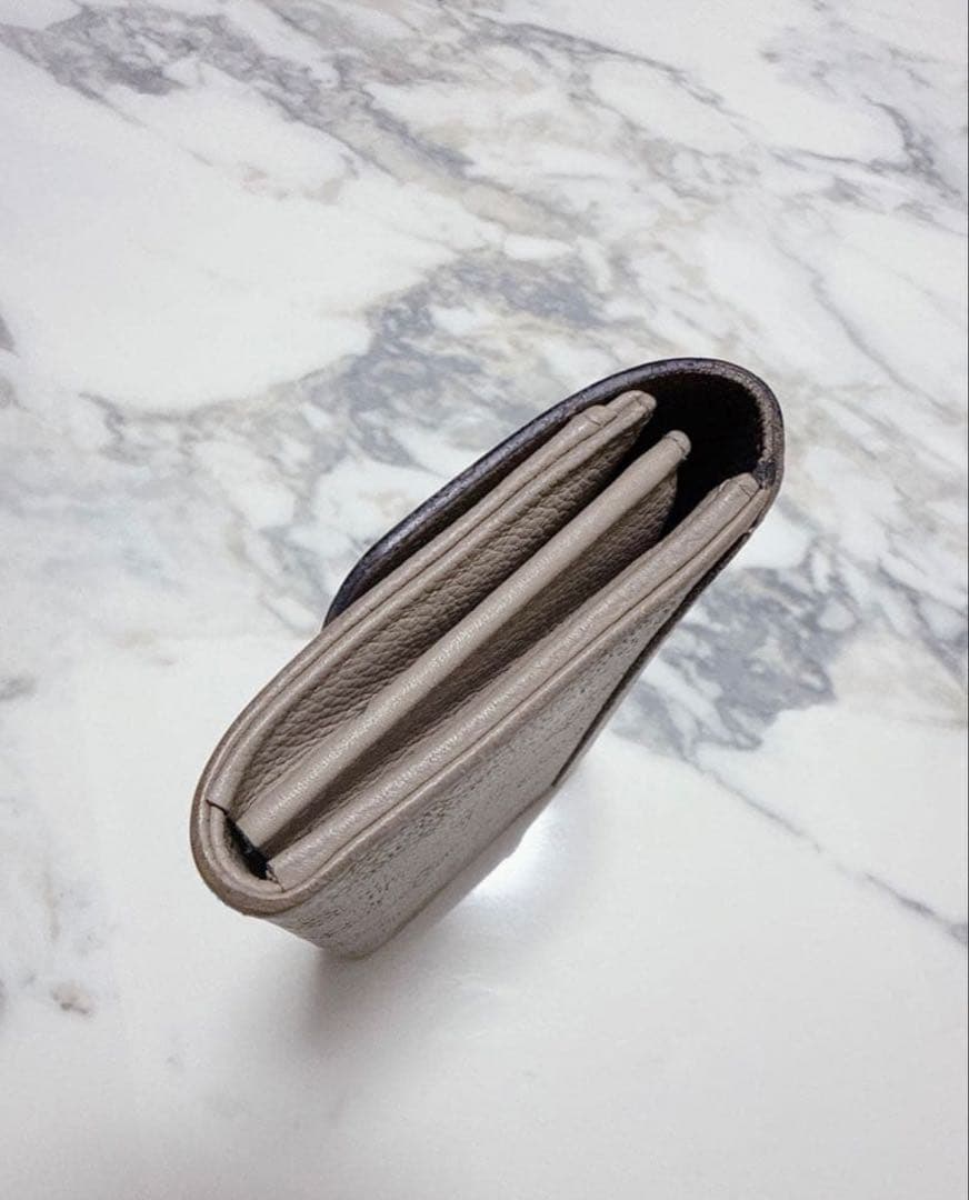 ルイヴィトン　マヒナ　ポルトフォイユ　イリス　長財布　ウォレット　ガレ