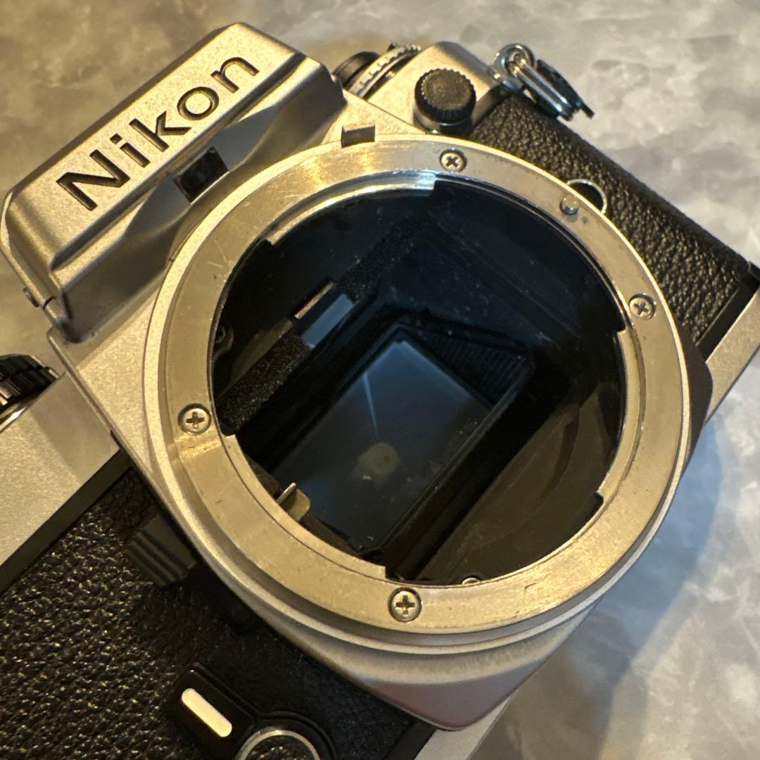 Nikon FE本体＋【おまけ】ピークデザイン バンドストラップ