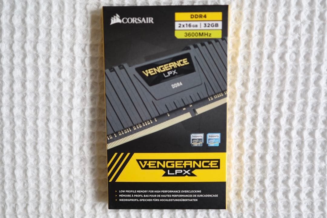 メモリー CORSAIR VENGEANCE LPX DDR4 32GB 3600MHz