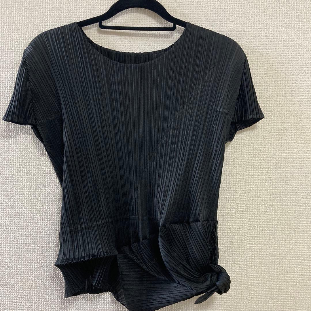 イッセイミヤケ　プリーツプリーズ変形トップスブラックLサイズ