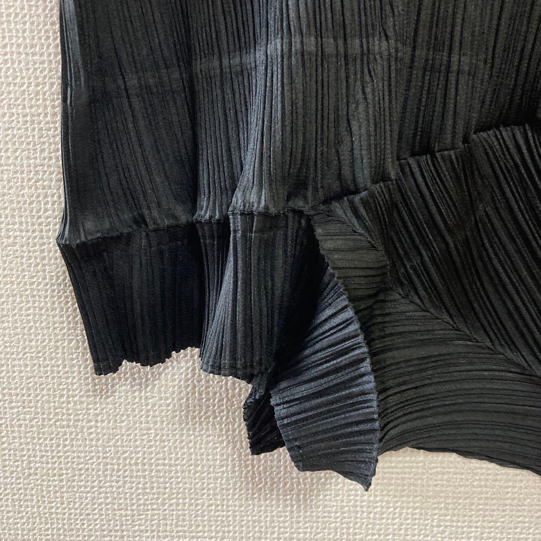 イッセイミヤケ　プリーツプリーズ変形トップスブラックLサイズ