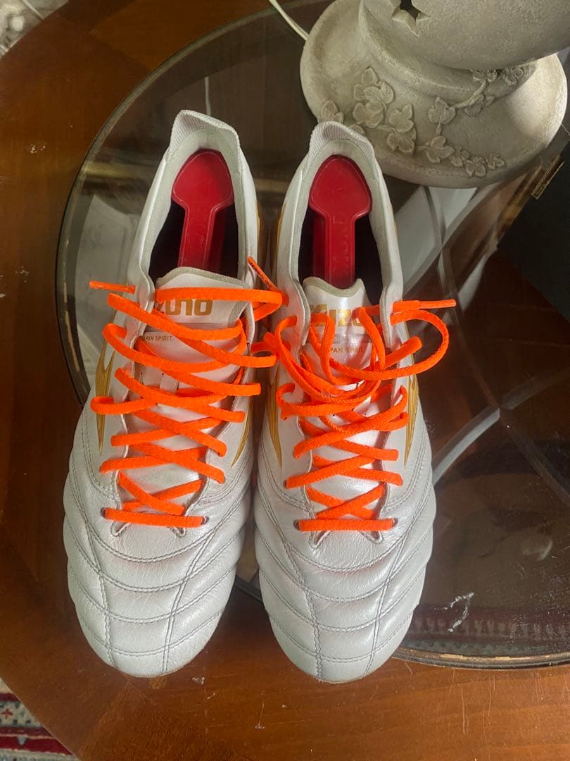 Mizuno Morelia Neo4 サッカーシューズ ホワイト/ゴールド