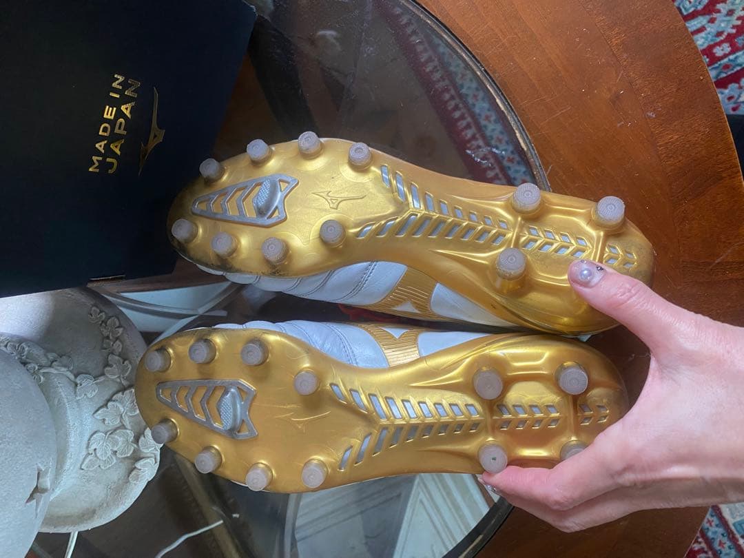 Mizuno Morelia Neo4 サッカーシューズ ホワイト/ゴールド