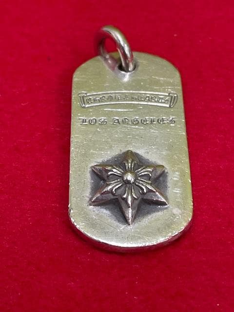CHROME HEARTS レイズドスター ドッグタグ LA限定 即日配送