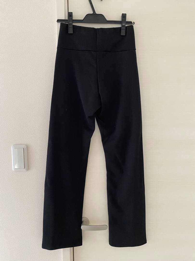 YENN FRONT SLIT LEGGINGS スリットレギンス　値下げ中