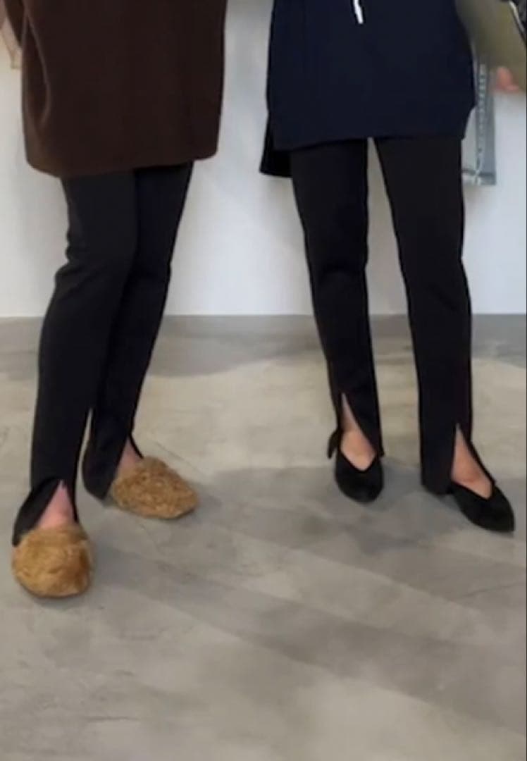 YENN FRONT SLIT LEGGINGS スリットレギンス　値下げ中