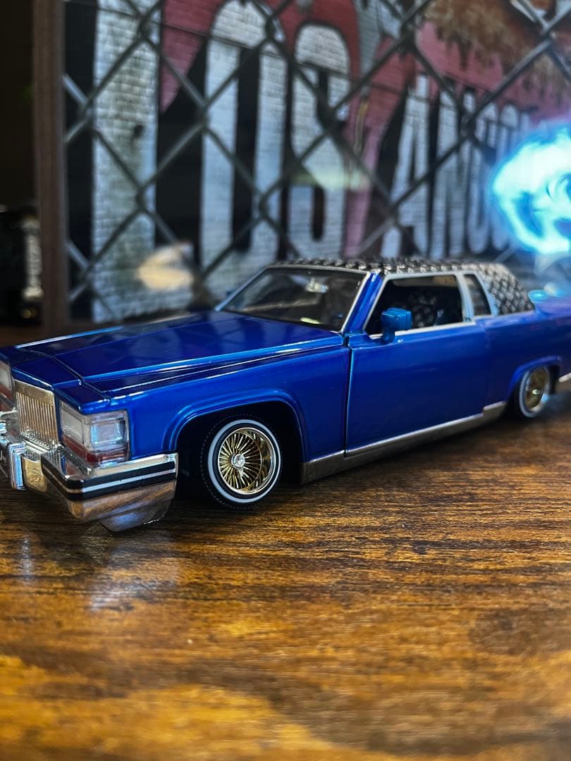 ア*プ様 1/24 キャデラック DONK カスタム品