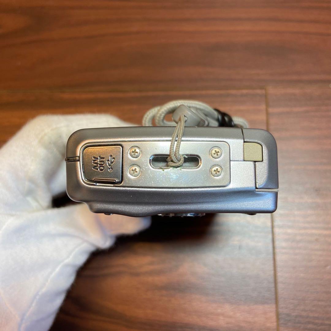 FUJIFILM FinePix F100fd デジカメ ほぼ新品 4073