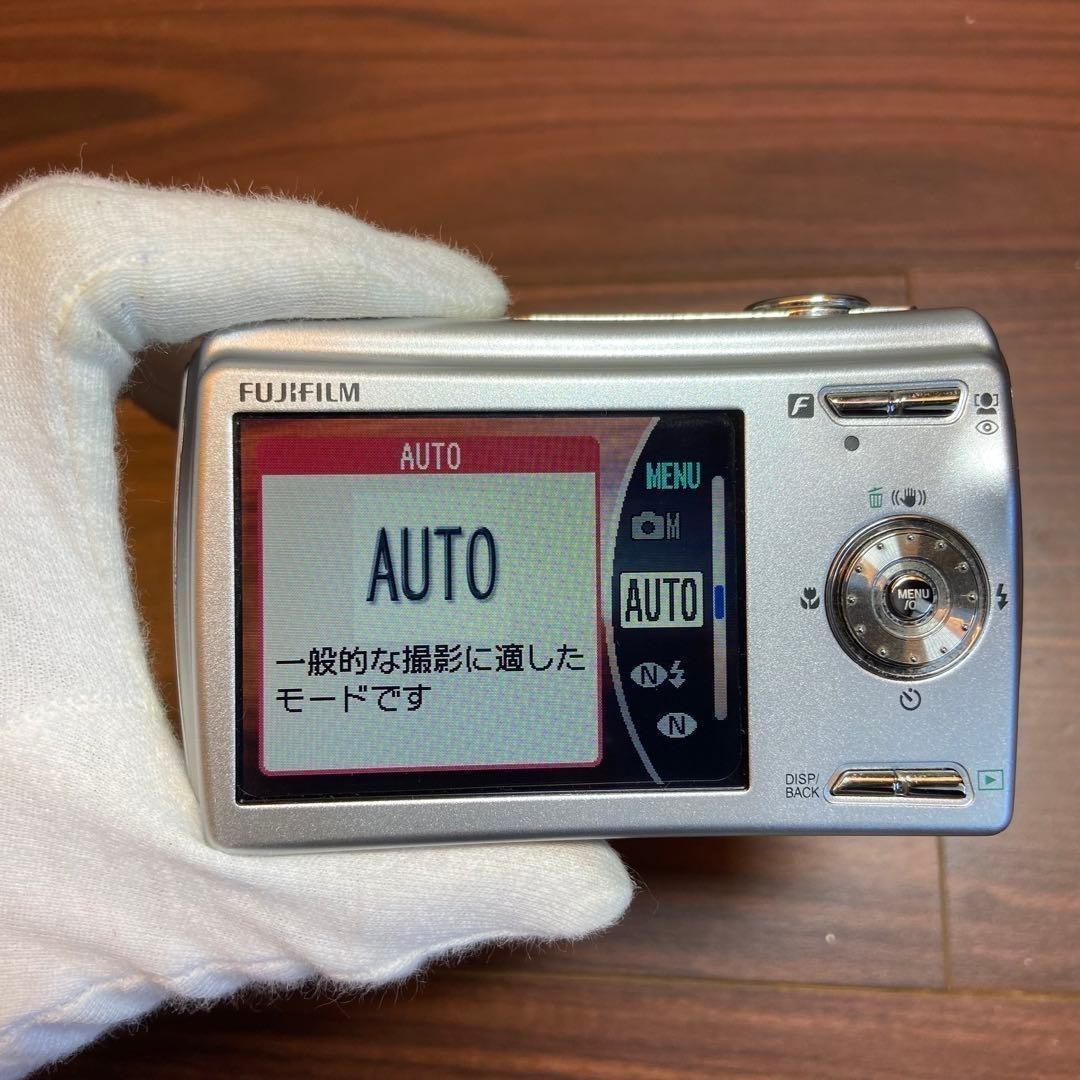 FUJIFILM FinePix F100fd デジカメ ほぼ新品 4073