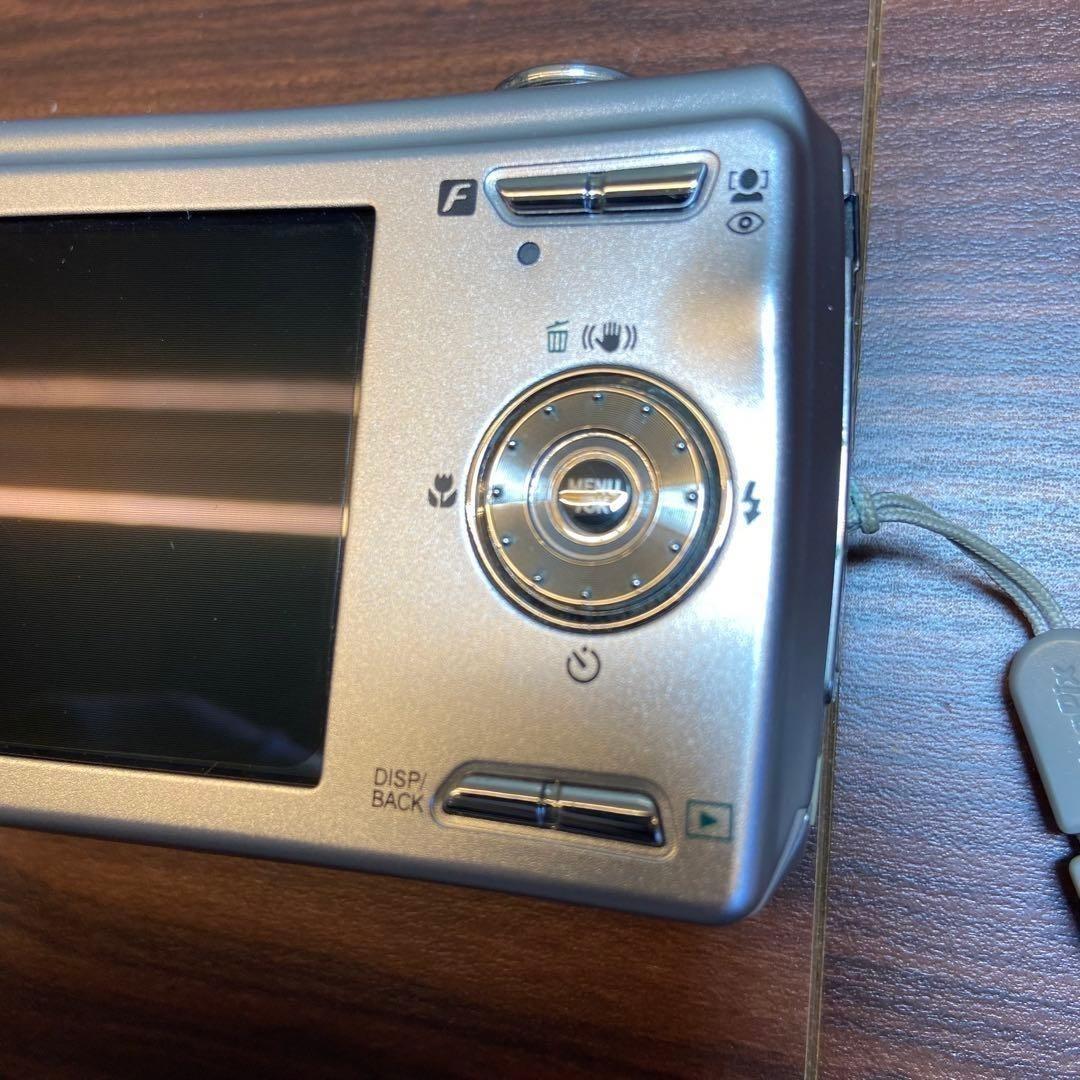 FUJIFILM FinePix F100fd デジカメ ほぼ新品 4073