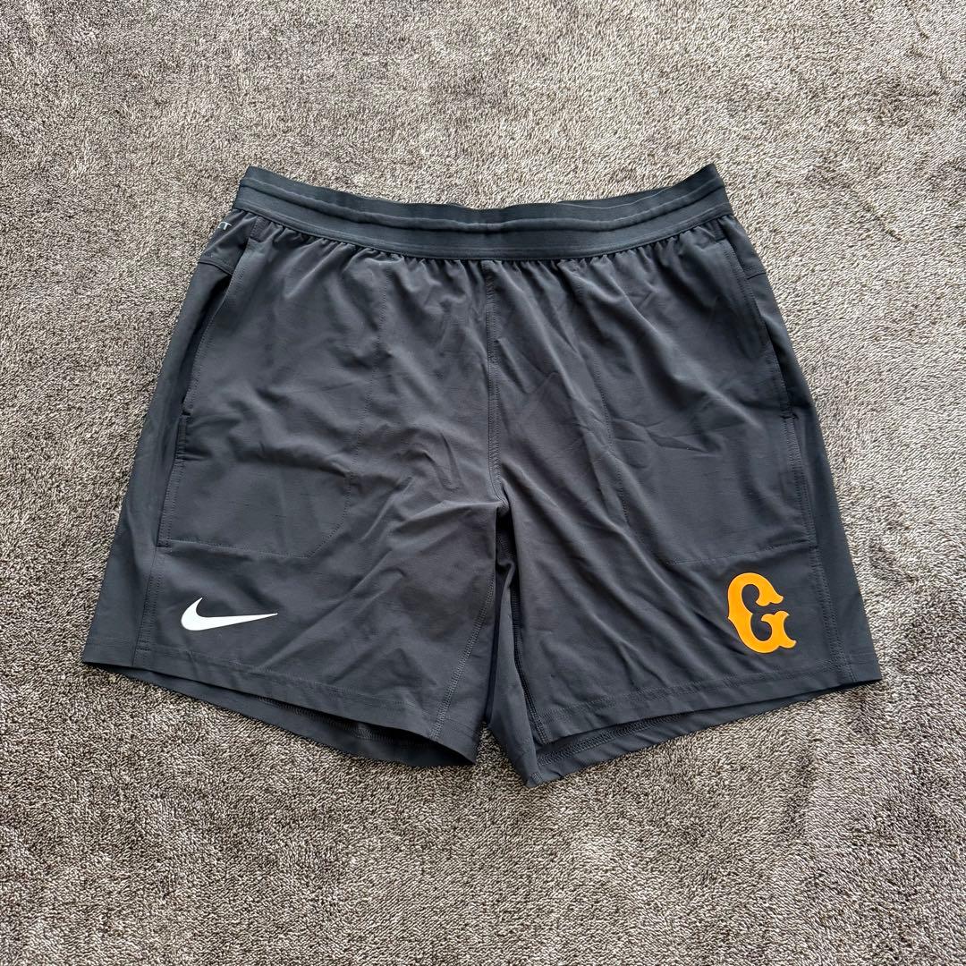 ナイキ　ジャイアンツ　2025年　ショートパンツ & TYO Tシャツ セット