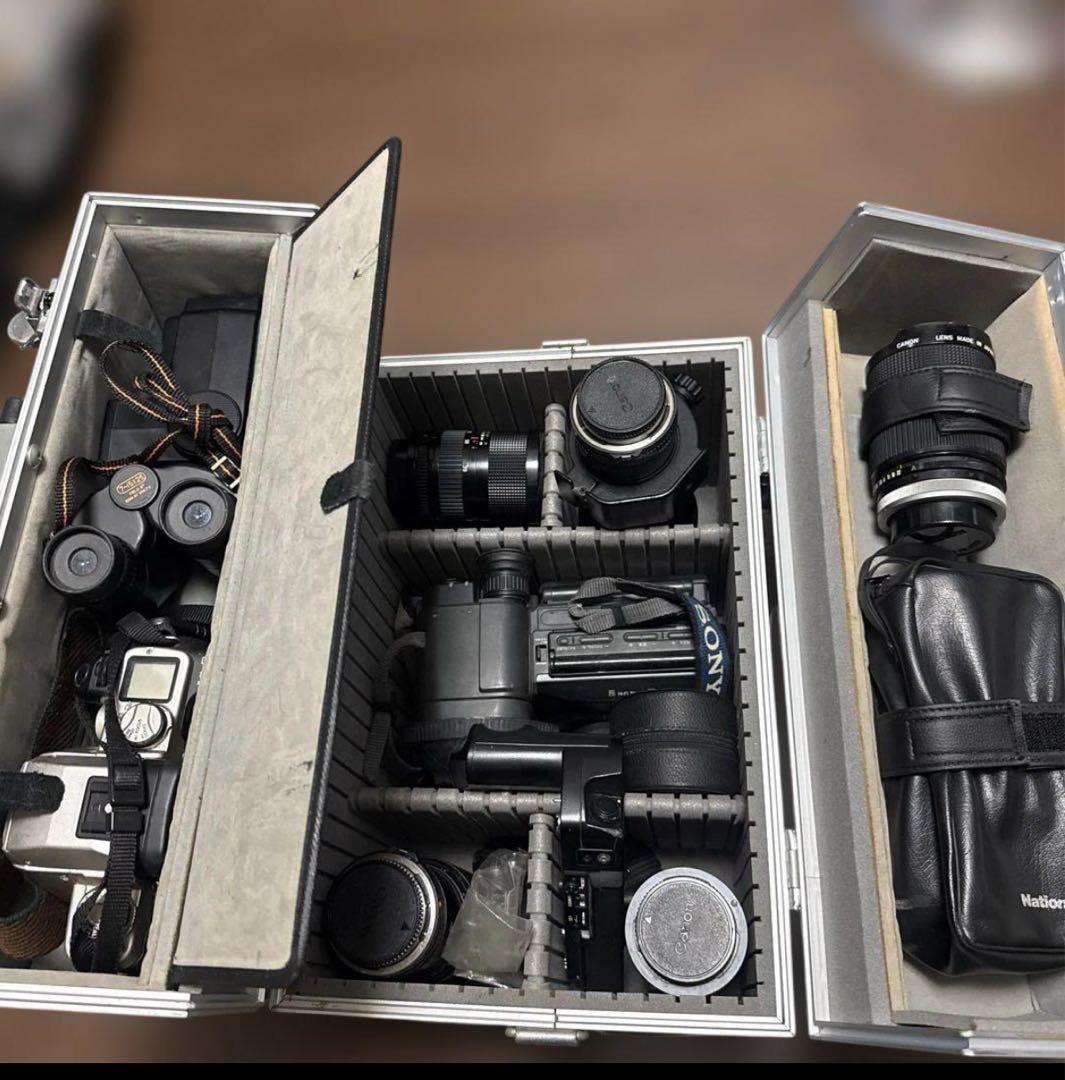 アルミ製カメラケース、カメラ、レンズ、その他装着品セット